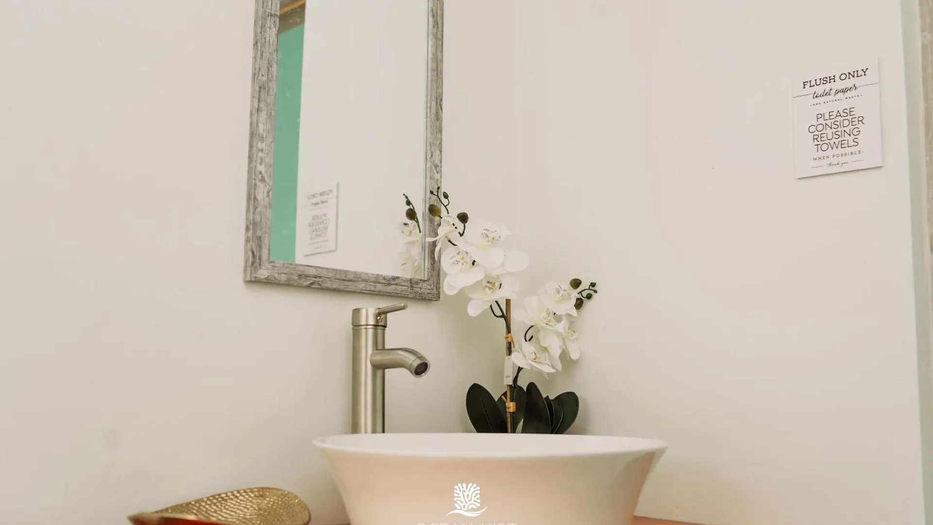 Ocean Mist Suites Arnos Vale Appartement