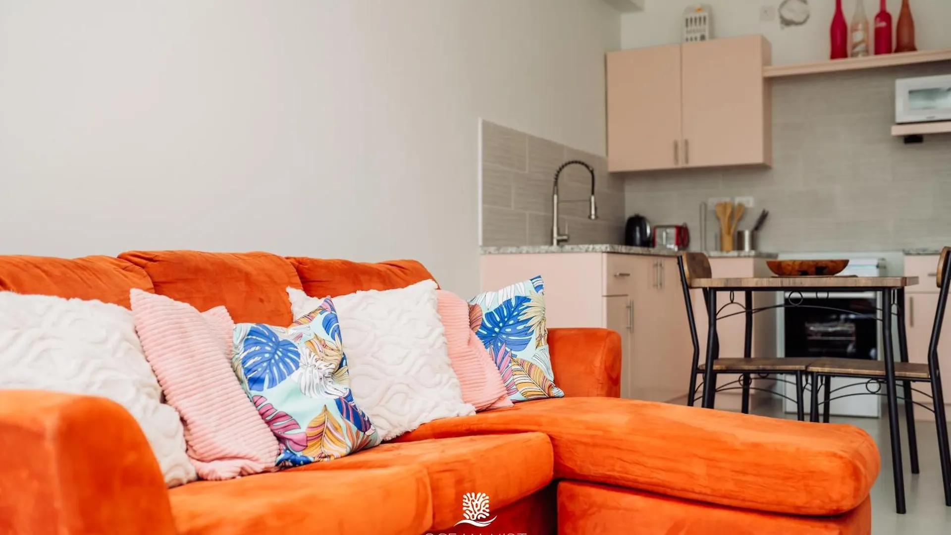 Ocean Mist Suites Arnos Vale