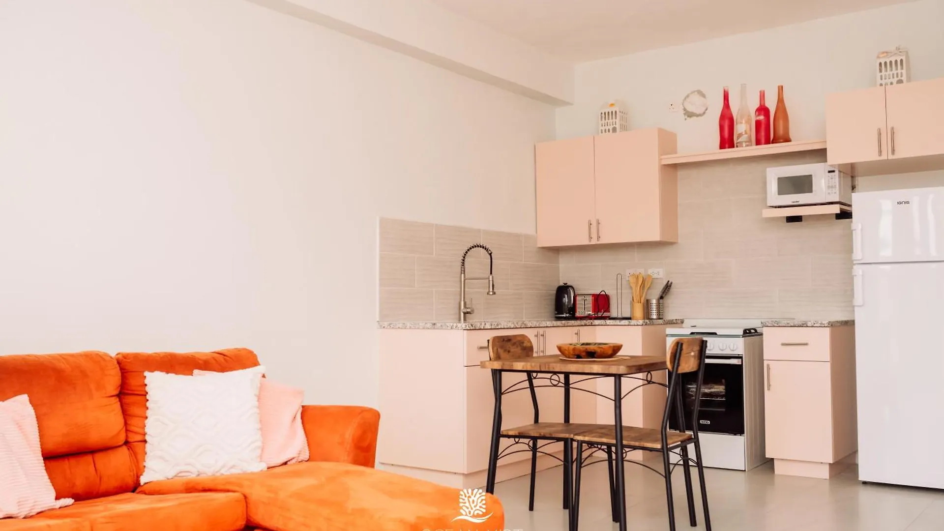 Ocean Mist Suites Arnos Vale